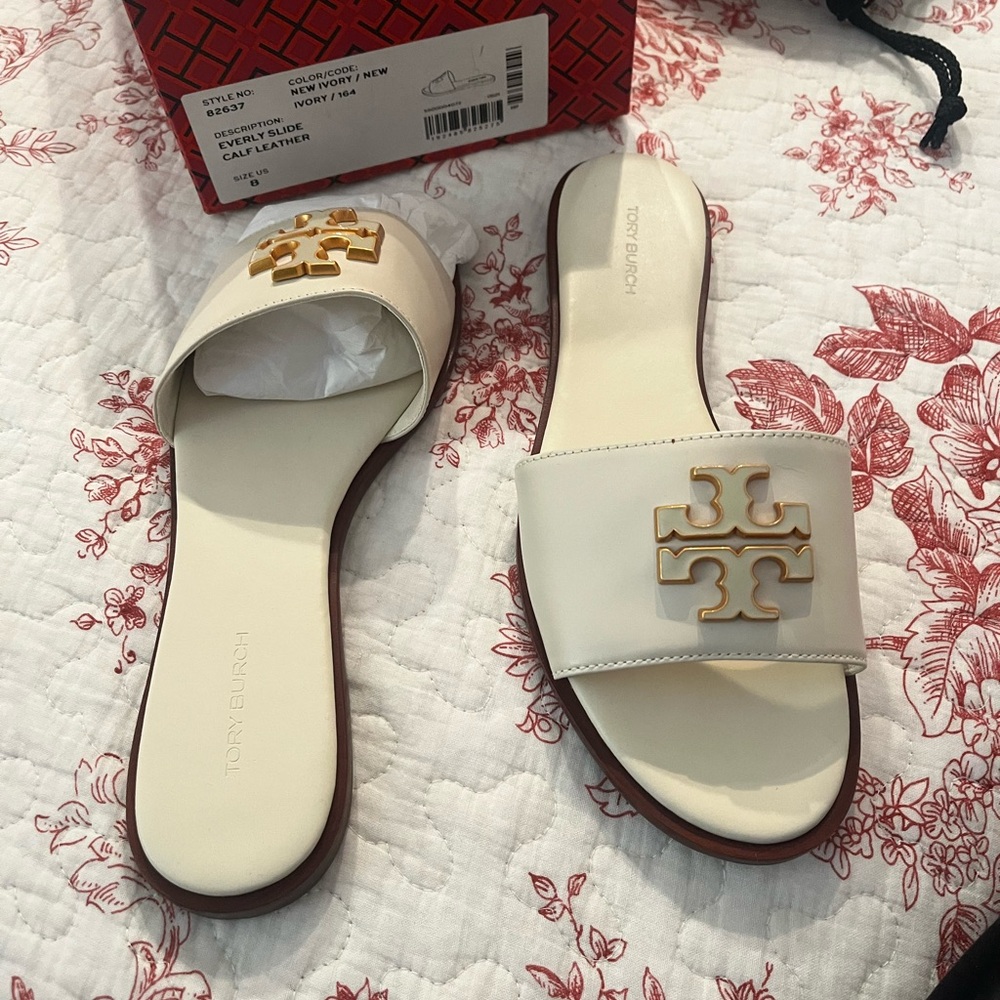 NWOT Tory Burch Everly Slide Sandals in Ivory